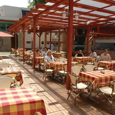 Holiday Beach Budapest Wellness Hotel With Sauna Park 