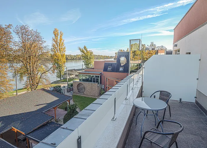 Holiday Beach Budapest Wellness Hotel With Sauna Park